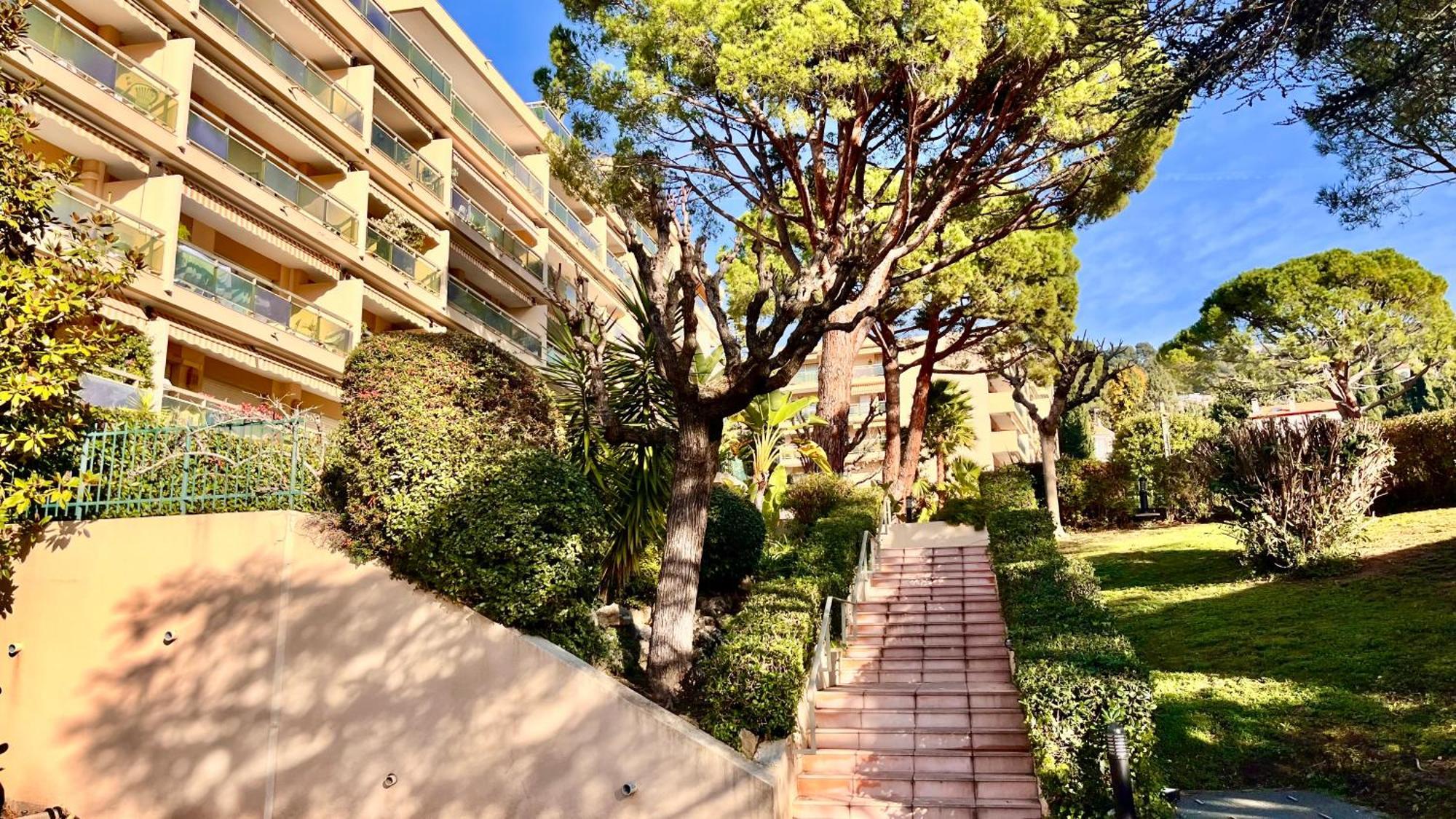L'Azur - Apt De Standing - Piscine - Parking Le Cannet Eksteriør billede